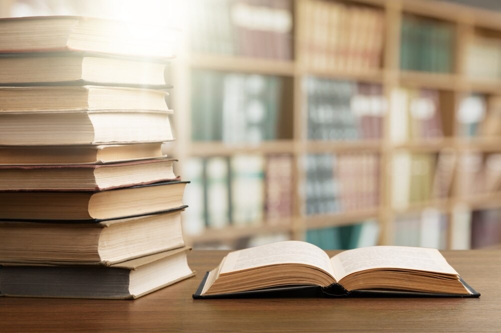Wakacyjne przygody w bibliotece 2026 – zapisz się już dziś!